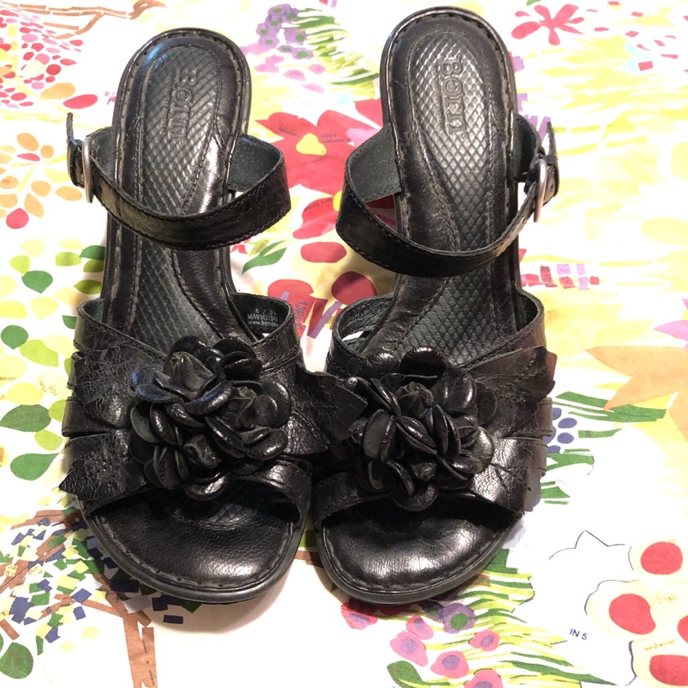 Born slip on sandal with flower